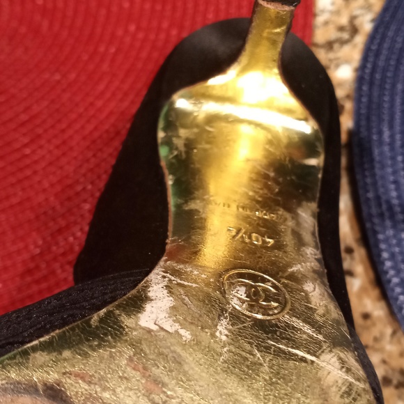 A really beautiful pair of authentic Chanel heels - Picture 12 of 12